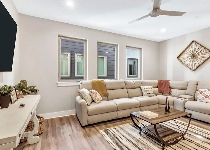 Holiday home Private Rooftop Patio + 4 Story In Downtown Fw Fort Worth