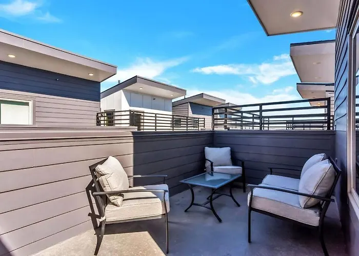 Holiday home Private Rooftop Patio + 4 Story In Downtown Fw Fort Worth