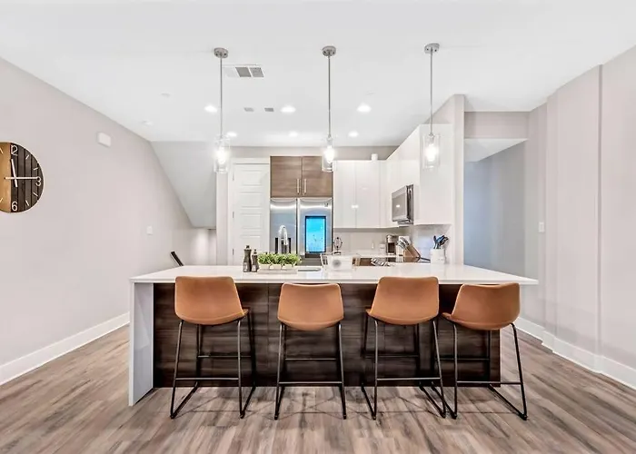 Private Rooftop Patio + 4 Story In Downtown Fw Fort Worth