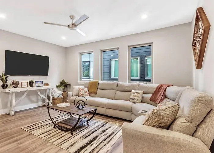 Holiday home Private Rooftop Patio + 4 Story In Downtown Fw *