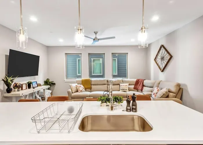 Holiday home Private Rooftop Patio + 4 Story In Downtown Fw Fort Worth