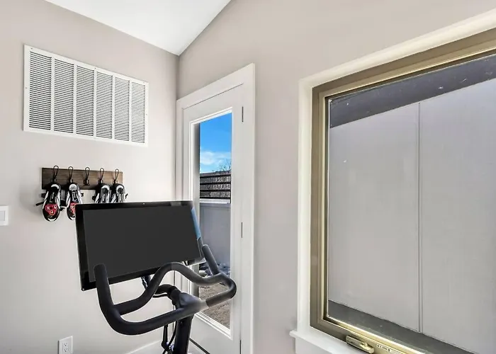 Private Rooftop Patio + 4 Story In Downtown Fw Fort Worth