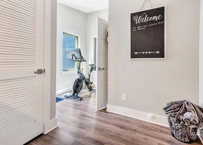 Private Rooftop Patio + 4 Story In Downtown Fw