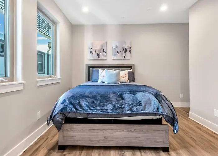 Private Rooftop Patio + 4 Story In Downtown Fw